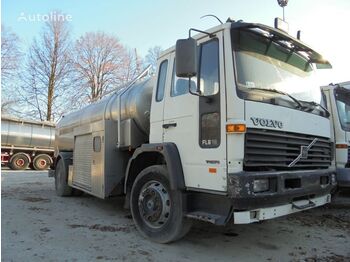 Samochód ciężarowy cysterna dla transportowania mleka VOLVO FL6 18: zdjęcie 1