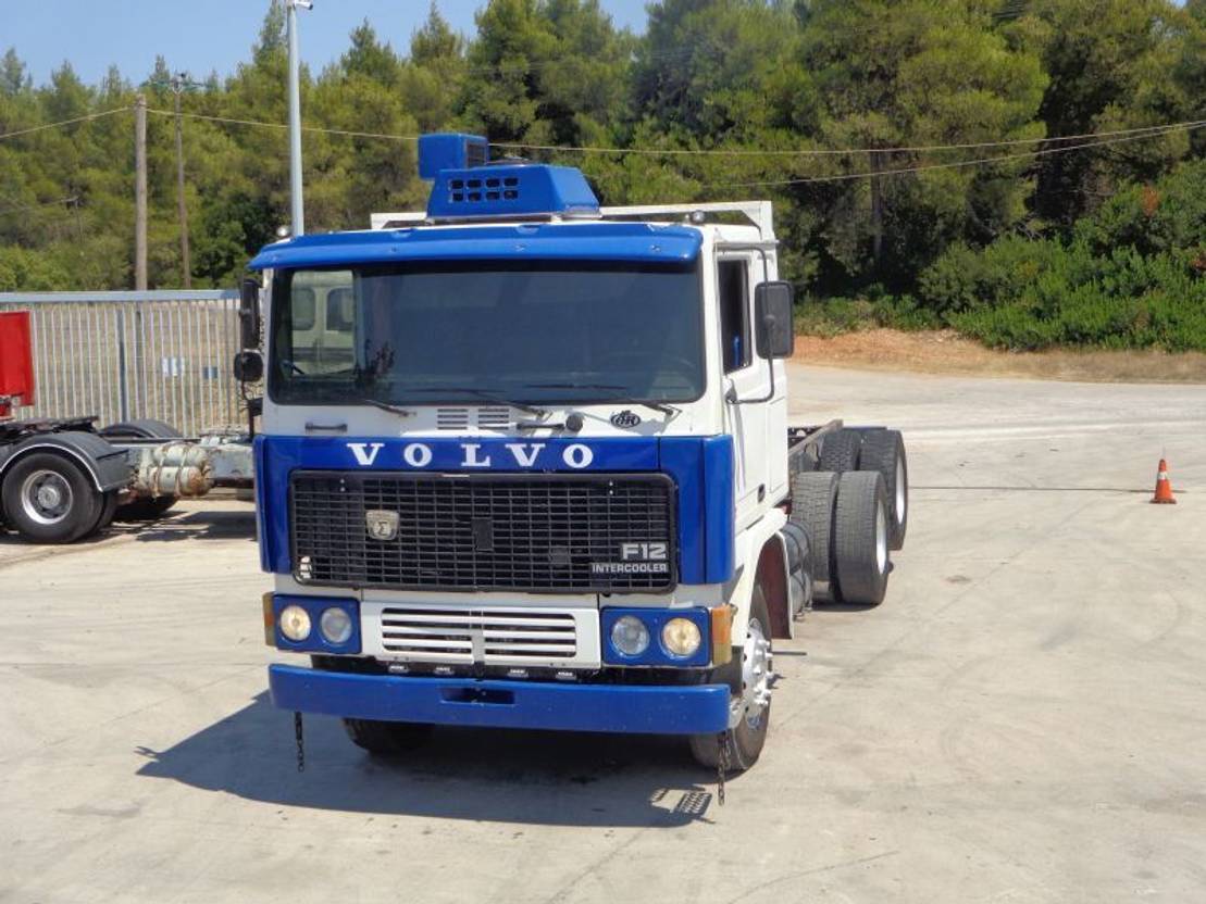 Samochód ciężarowe pod zabudowę Volvo F12 (6X2): zdjęcie 3