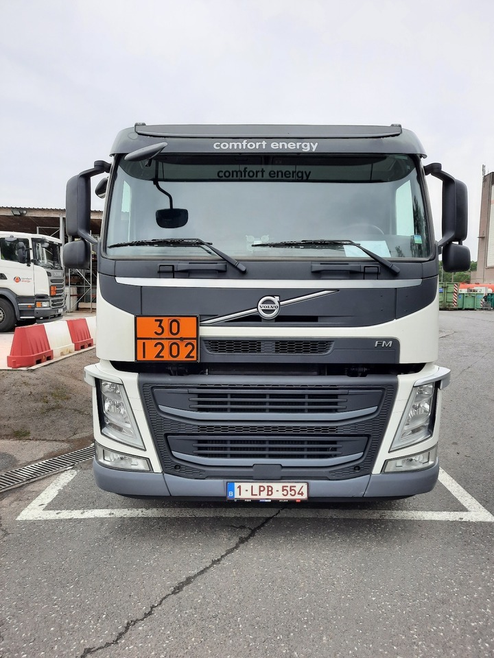 Samochód ciężarowy cysterna Volvo FM: zdjęcie 4