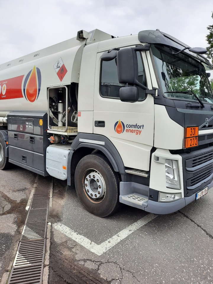 Samochód ciężarowy cysterna Volvo FM: zdjęcie 5