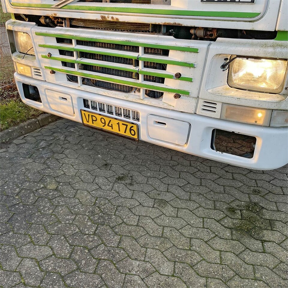 Samochód ciężarowy furgon Volvo FM12: zdjęcie 16