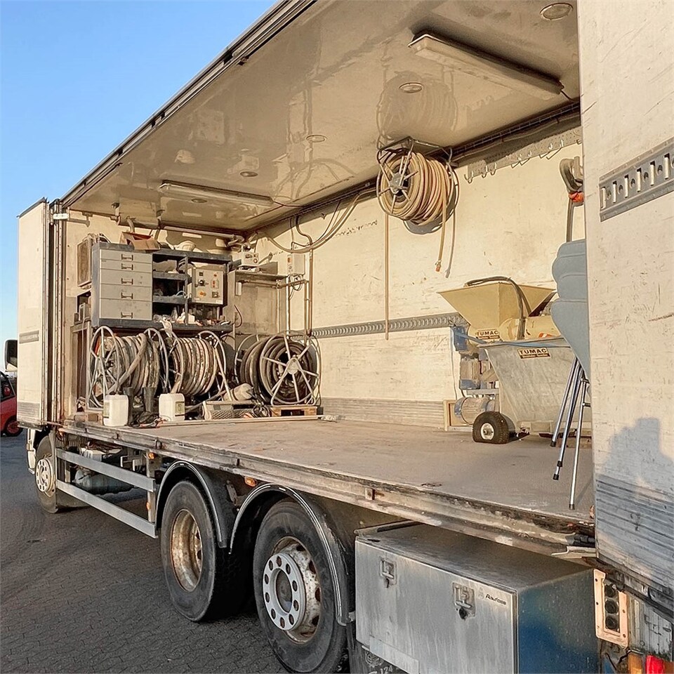 Samochód ciężarowy furgon Volvo FM12: zdjęcie 24