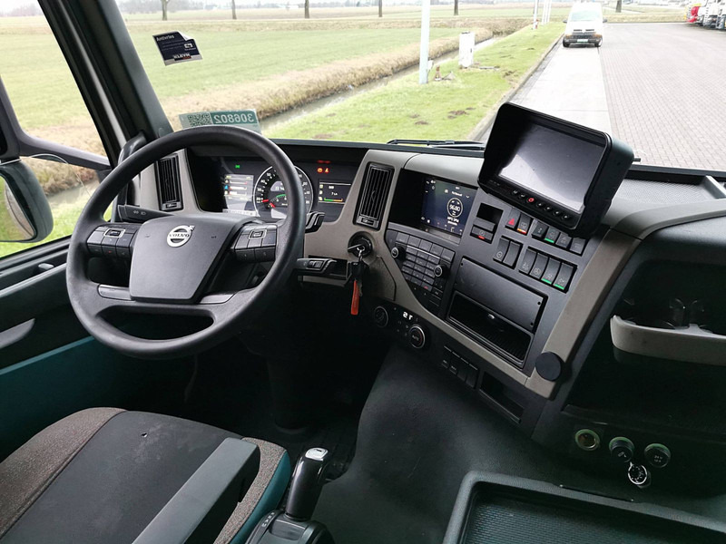 Samochód ciężarowy furgon Volvo FM 330 6x2*4 taillift airco: zdjęcie 9