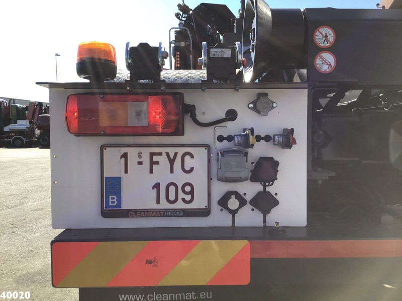 Ciężarówka hakowiec, Samochod ciężarowy z HDS Volvo FM 420 8x2 HMF 28 ton/meter laadkraan Welvaarts weighing system: zdjęcie 9
