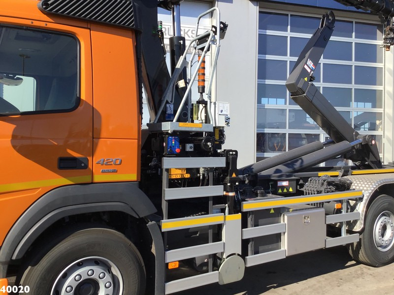 Ciężarówka hakowiec, Samochod ciężarowy z HDS Volvo FM 420 8x2 HMF 28 ton/meter laadkraan Welvaarts weighing system: zdjęcie 6