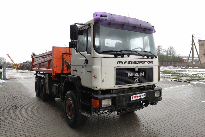 Wywrotka MAN 33.322 dump truck