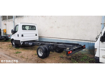 Samochód ciężarowe pod zabudowę IVECO Daily 70c18