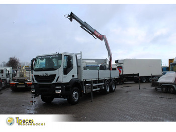 Samochod ciężarowy z HDS IVECO Trakker