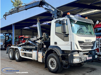 Samochod ciężarowy z HDS IVECO Trakker