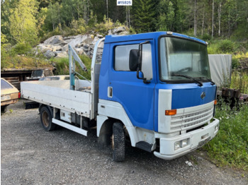 Samochód ciężarowy skrzyniowy/ Platforma NISSAN