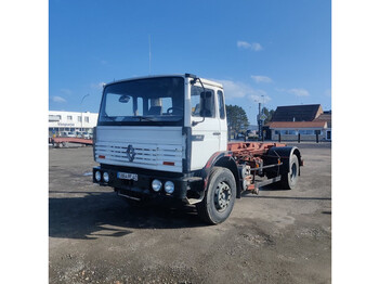 Ciężarówka hakowiec RENAULT G 230