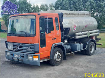Samochód ciężarowy cysterna VOLVO FL6