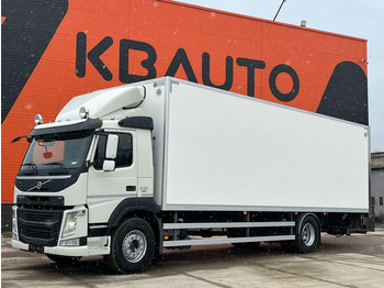 Samochód ciężarowy furgon VOLVO FM 330