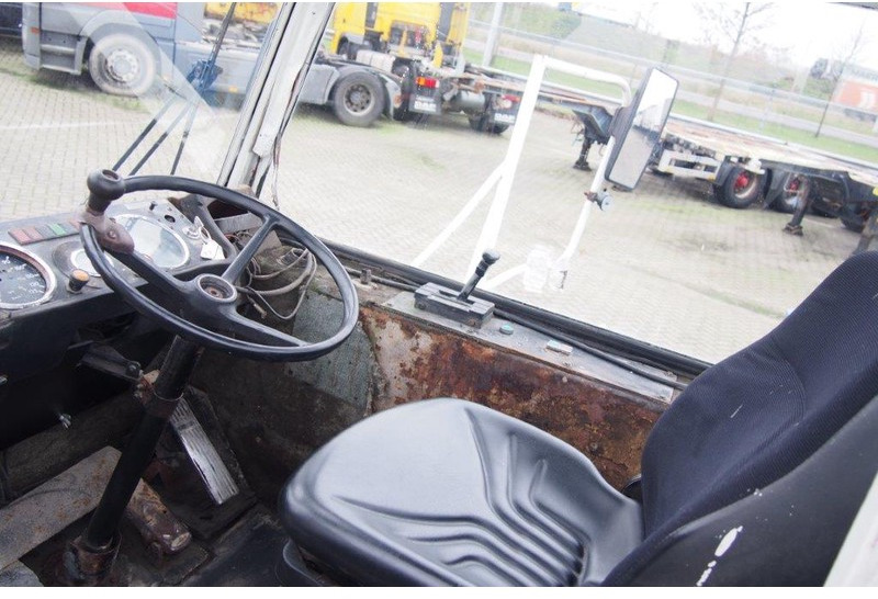 Wózek terminalowy DAF RORO Terminal tractor TT13050H: zdjęcie 16