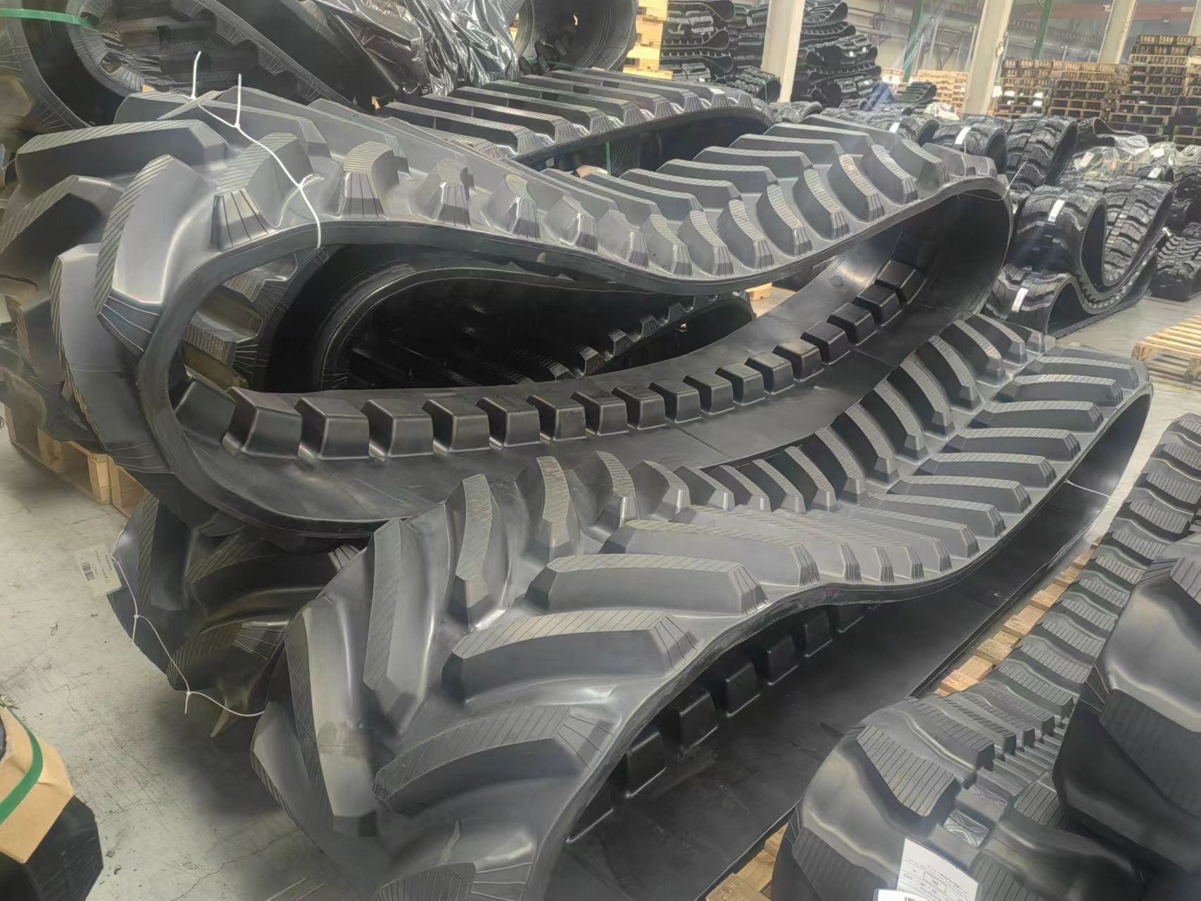 LEACH LEWIS RUBBER TRACKS LIMITED undefined: zdjęcie 7