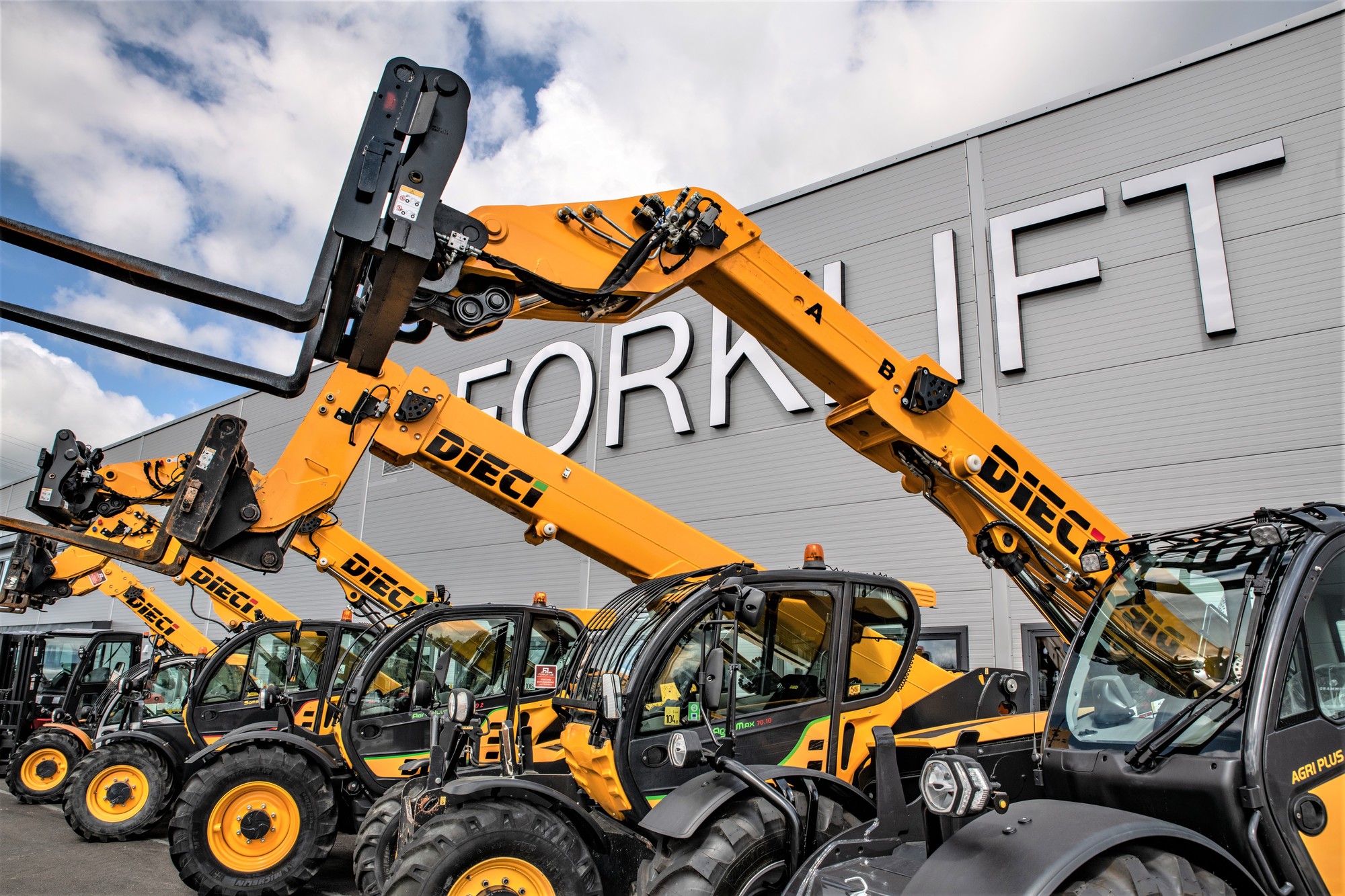 FORKLIFT OU - Urządzenia transportu wewnętrznego MITSUBISHI - diesel undefined: zdjęcie 1