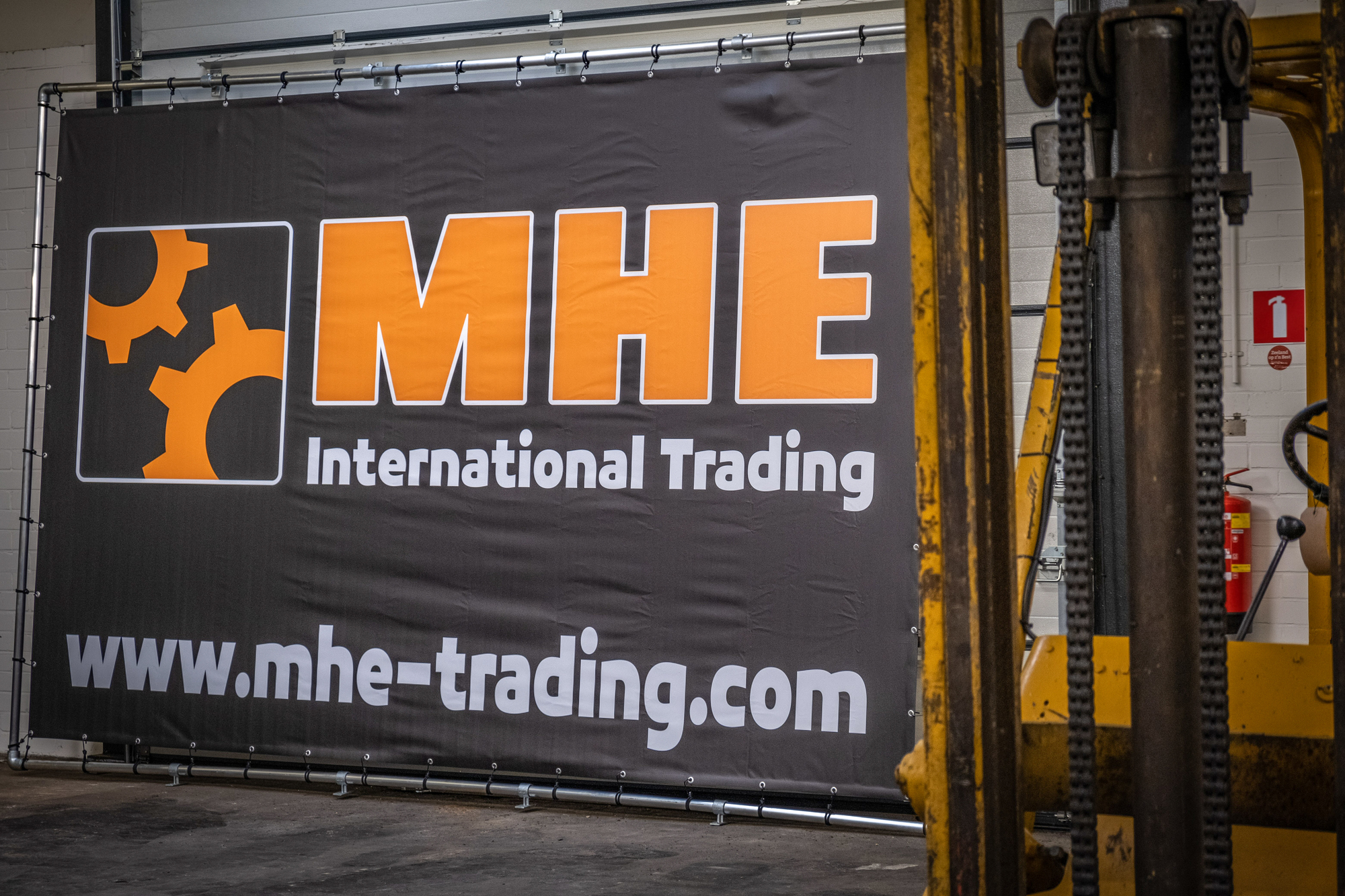 MHE International Trading B.V. - Urządzenia transportu wewnętrznego undefined: zdjęcie 1