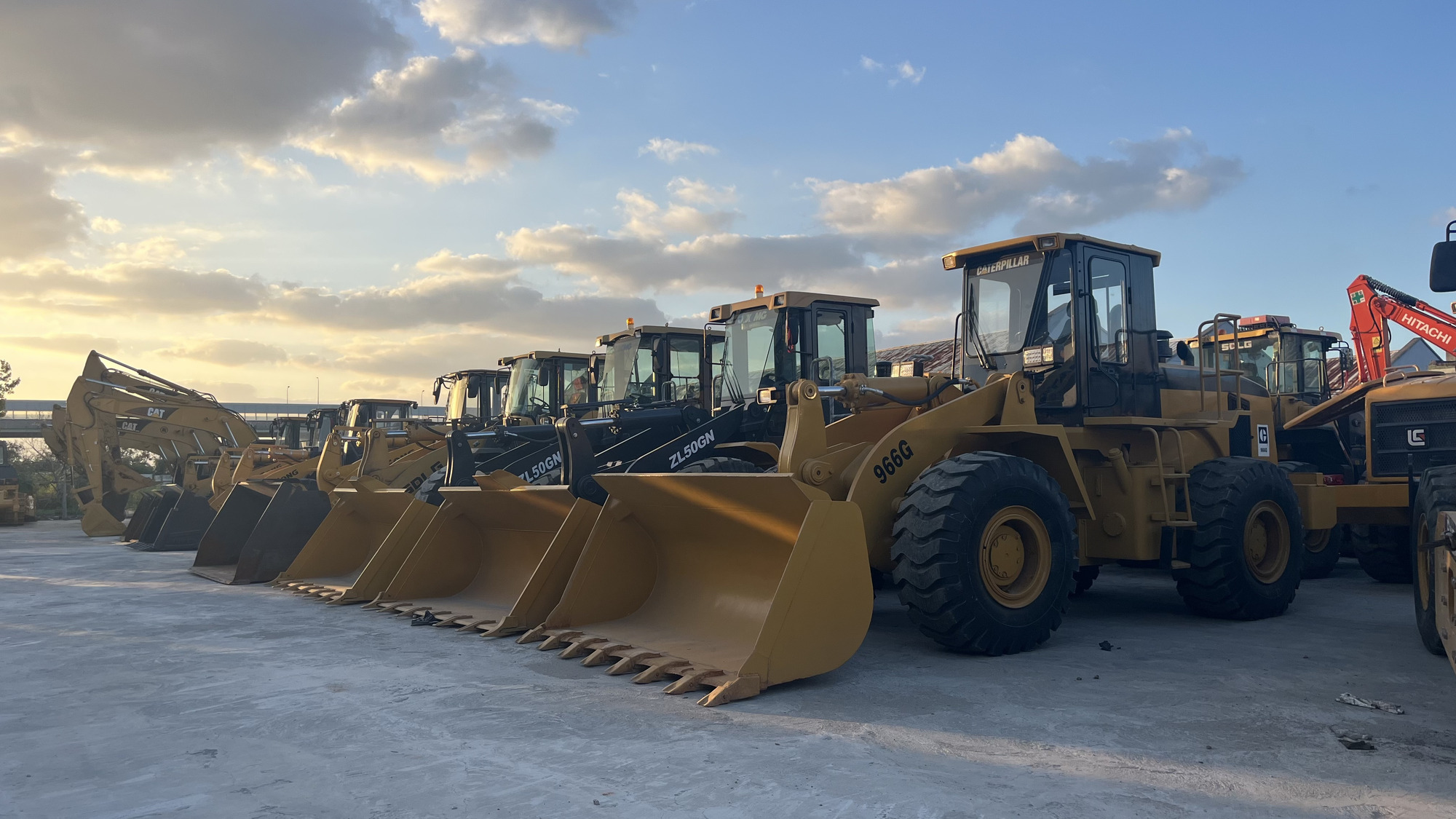 Sunight Development Company Limited - Maszyny budowlane JCB undefined: zdjęcie 20