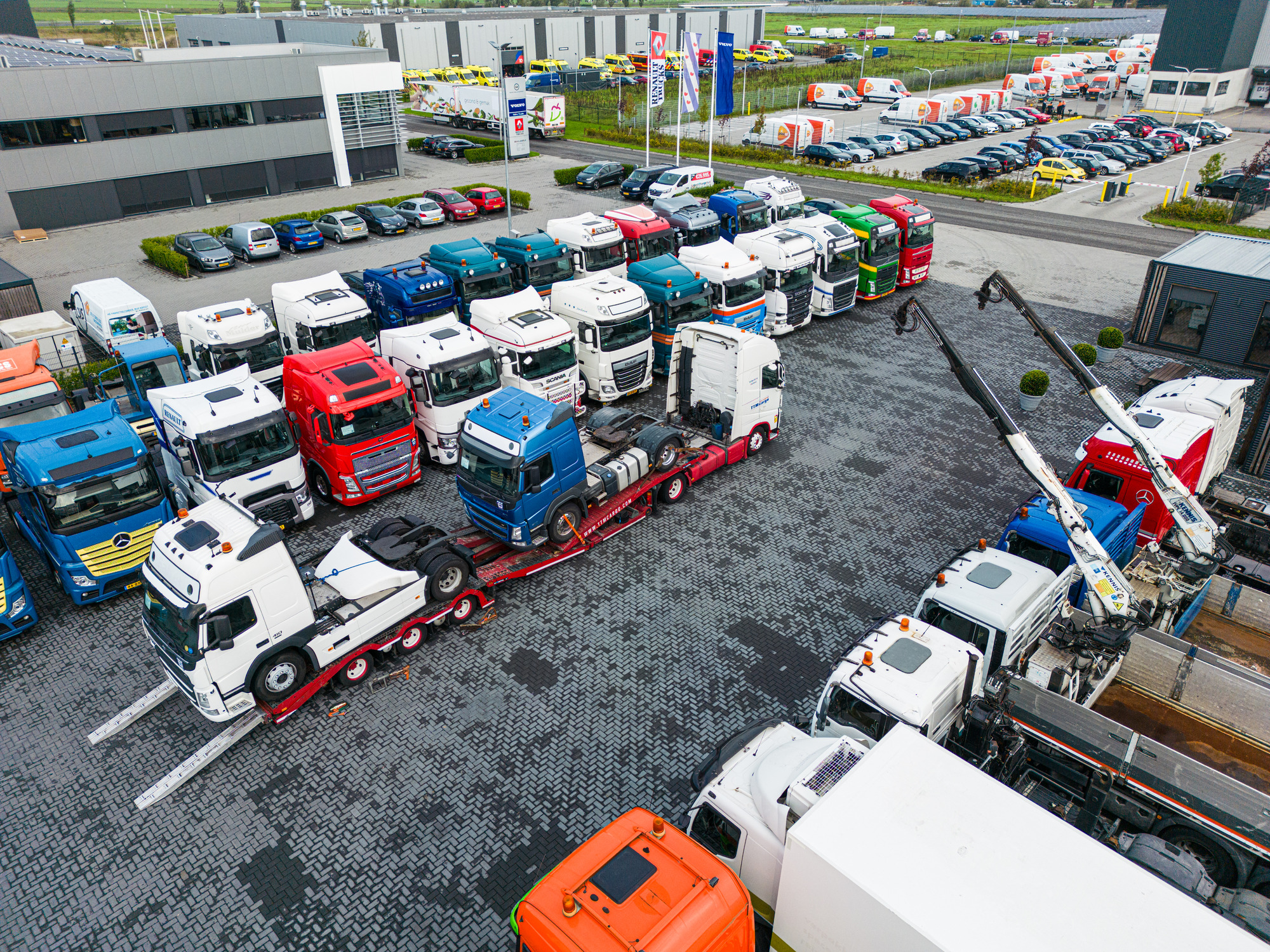 LVS Used TRUCKS - ogłoszenia sprzedaży undefined: zdjęcie 3