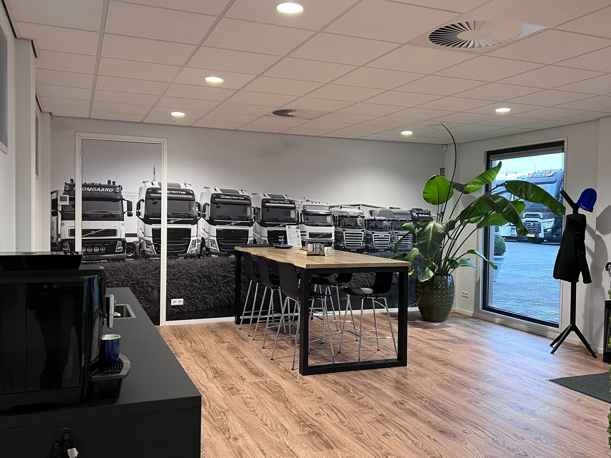 LVS Used TRUCKS - ogłoszenia sprzedaży undefined: zdjęcie 5