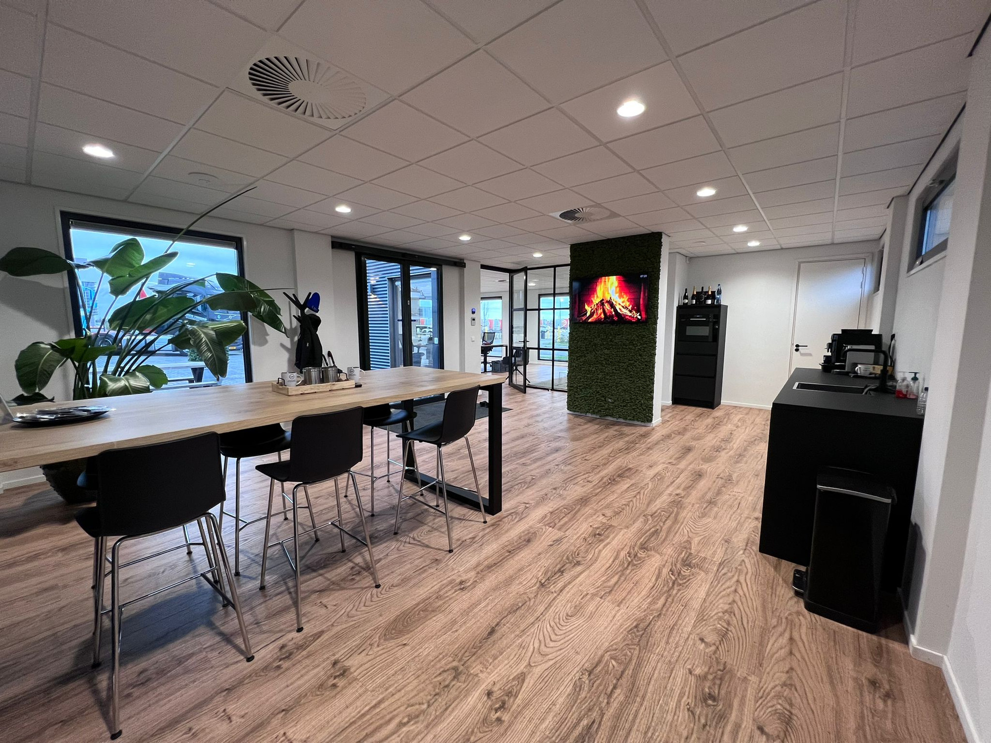 LVS Used TRUCKS - ogłoszenia sprzedaży undefined: zdjęcie 4