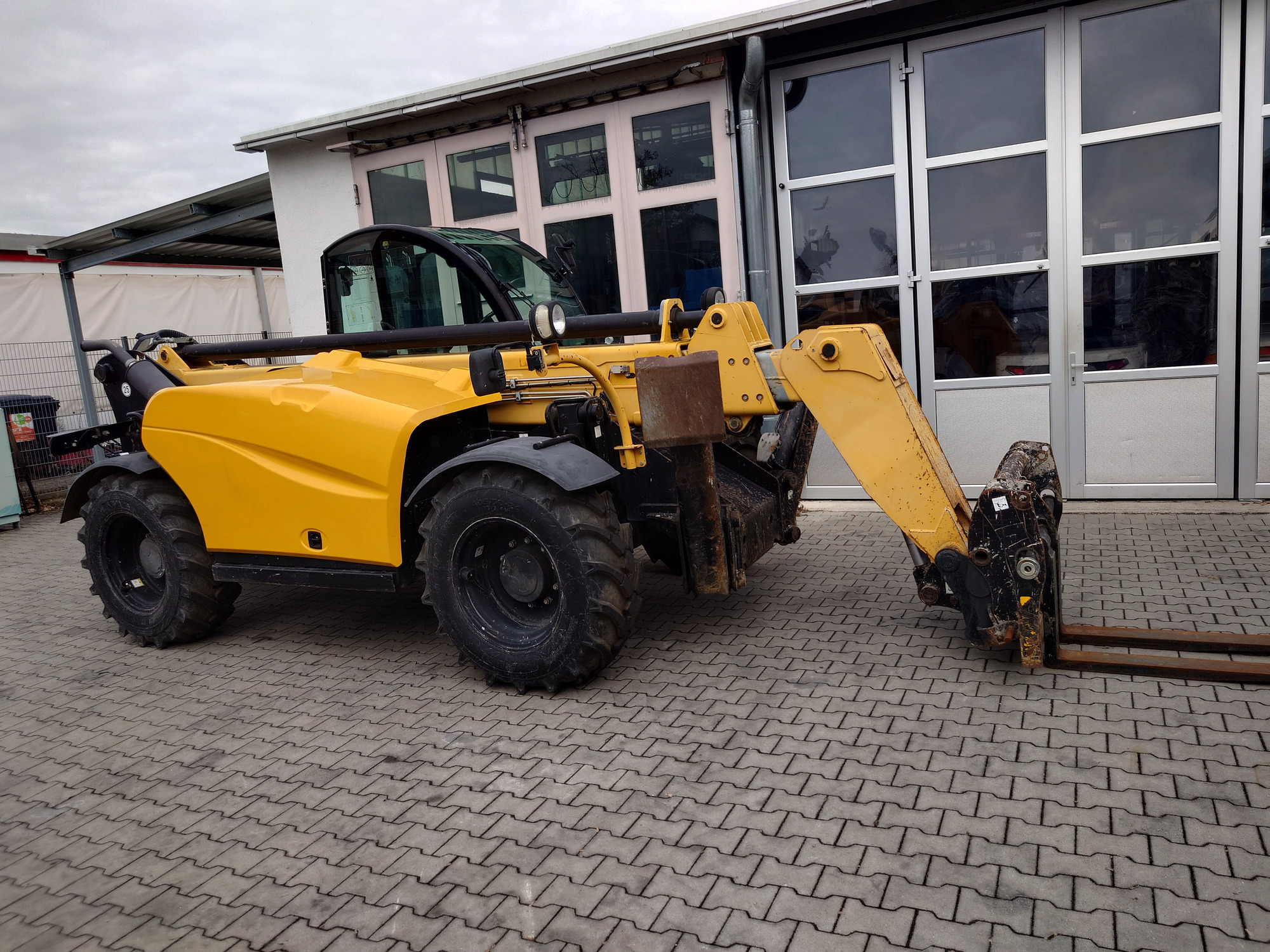 Jens Kürschner Spedition, Handel mit Fahrzeugen und Industriegütern undefined: zdjęcie 3