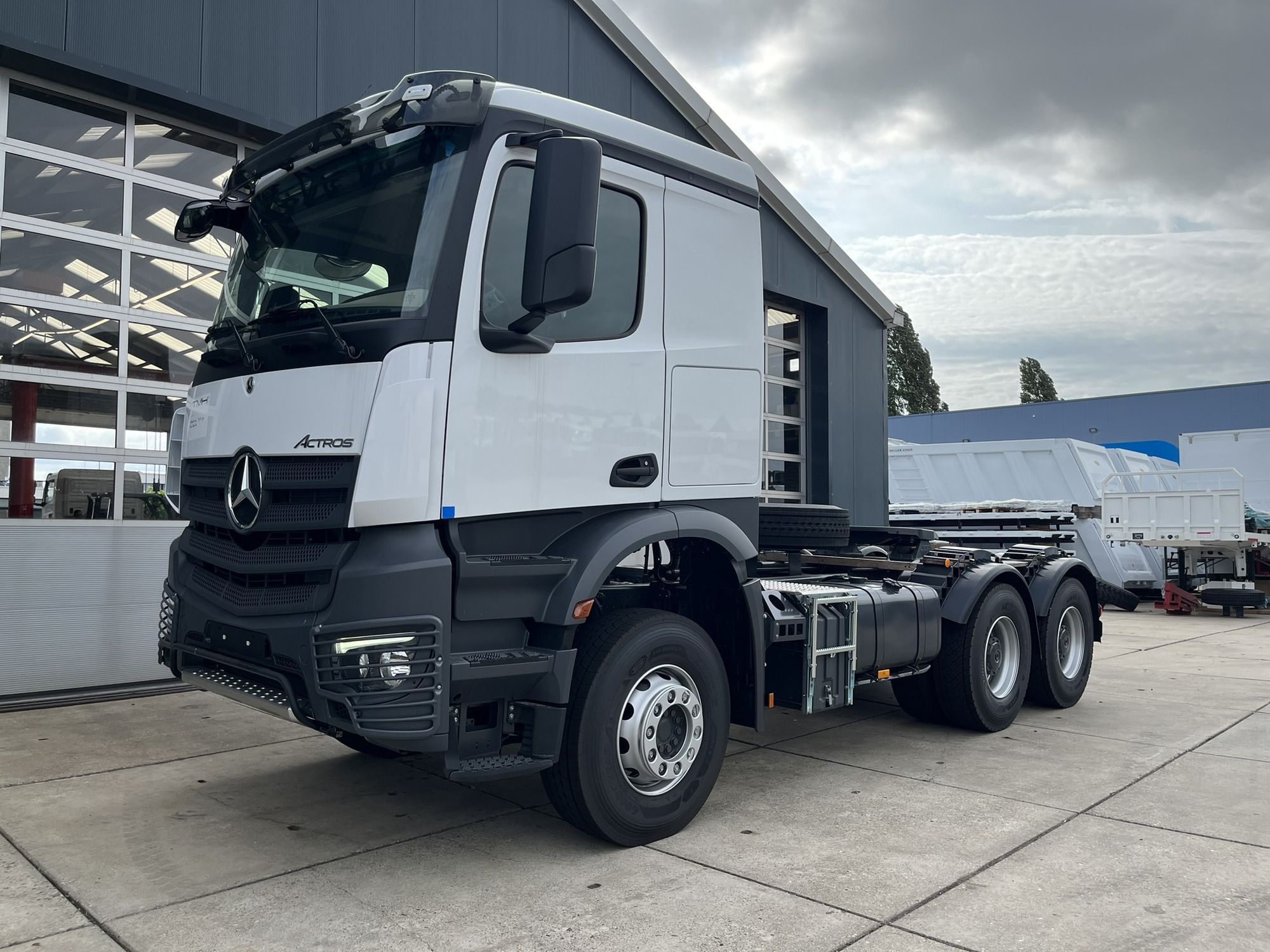 TMH Trucks undefined: zdjęcie 2
