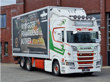 Samochód ciężarowy furgon SCANIA R 580