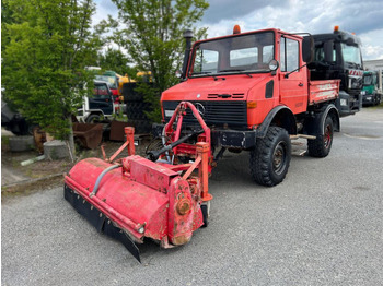Wywrotka UNIMOG