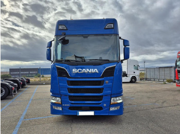 Ciągnik siodłowy SCANIA R 650