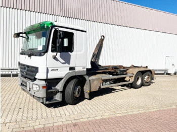 Ciężarówka hakowiec MERCEDES-BENZ Actros 2541