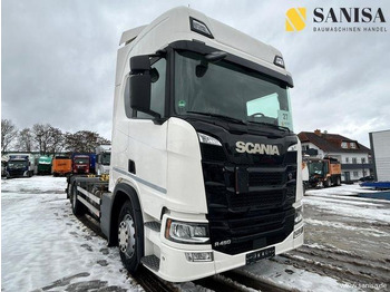 Samochód ciężarowe pod zabudowę SCANIA R 450