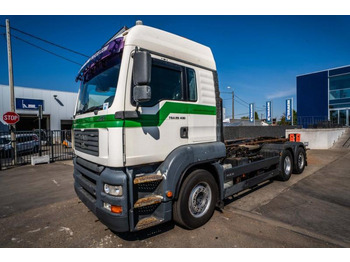 Ciężarówka hakowiec MAN TGA 26.430