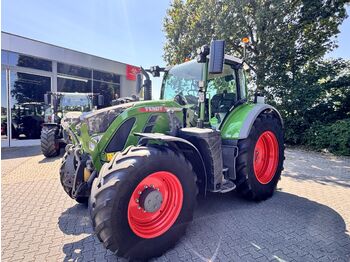Ciągnik rolniczy FENDT 718 Vario