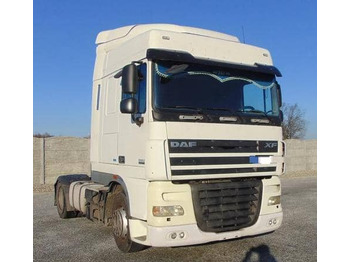 Ciągnik siodłowy DAF XF 105