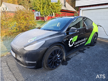 Samochód osobowy TESLA
