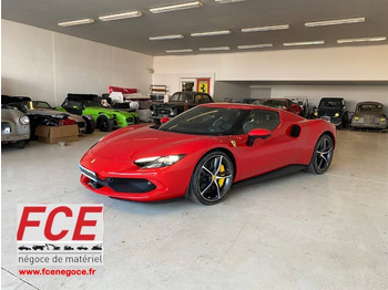 Samochód osobowy FERRARI