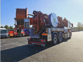 Samochód asenizacyjny MAN