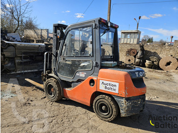 Wózek widłowy diesel Toyota E 811: zdjęcie 4