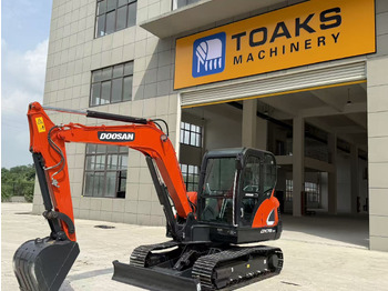 Minikoparka DOOSAN DX75