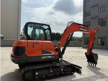 Minikoparka DOOSAN DX75: zdjęcie 3