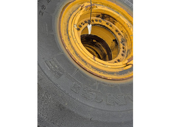 Opony i felgi Liebherr: zdjęcie 2 Opony i felgi Liebherr: zdjęcie 2