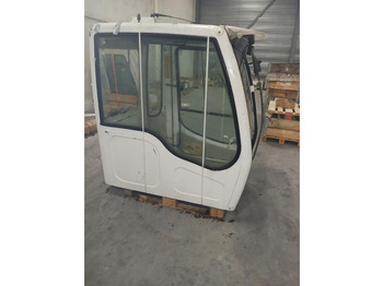 Kabina i wnętrze LIEBHERR