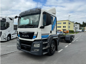 Samochód ciężarowe pod zabudowę MAN TGS 26.440