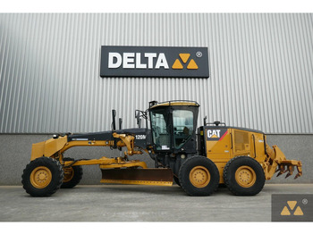 Równiarka CATERPILLAR 120