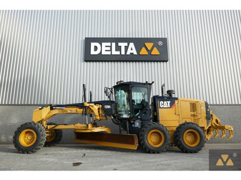 Równiarka CATERPILLAR 12M3