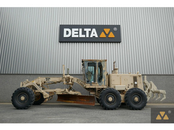 Równiarka CATERPILLAR