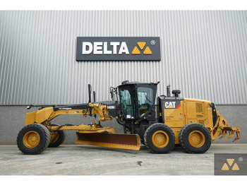 Równiarka CATERPILLAR 140M