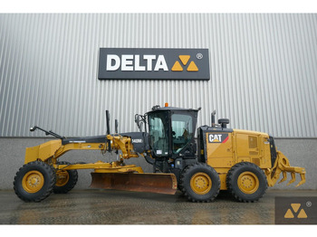 Równiarka CATERPILLAR 140M