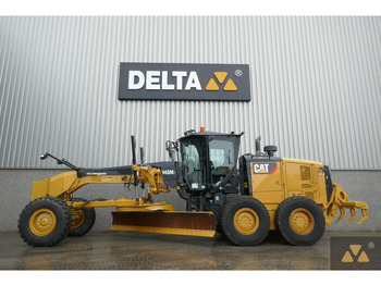 Równiarka CATERPILLAR 140M